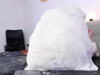 MadelaneCoote's Live Sex Cam Show