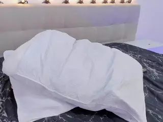 MadelaneCoote's Live Sex Cam Show
