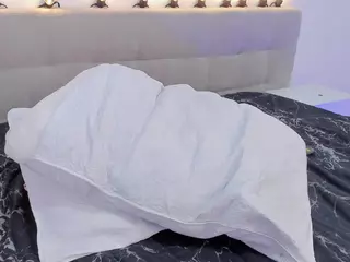 MadelaneCoote's Live Sex Cam Show