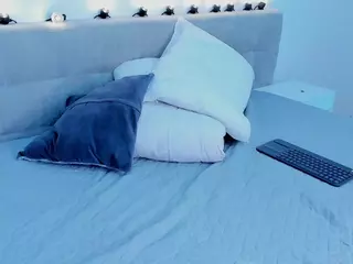 MadelaneCoote's Live Sex Cam Show