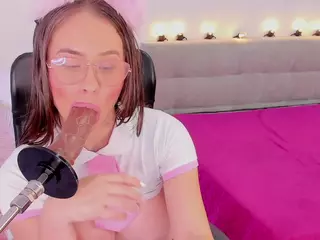 MadelaneCoote's Live Sex Cam Show