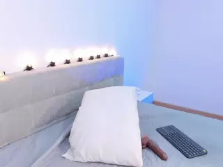 MadelaneCoote's Live Sex Cam Show