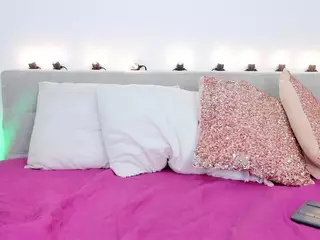 MadelaneCoote's Live Sex Cam Show