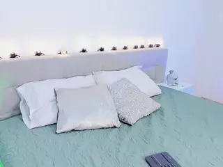 MadelaneCoote's Live Sex Cam Show