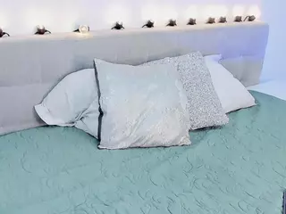MadelaneCoote's Live Sex Cam Show
