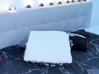 MadelaneCoote's Live Sex Cam Show