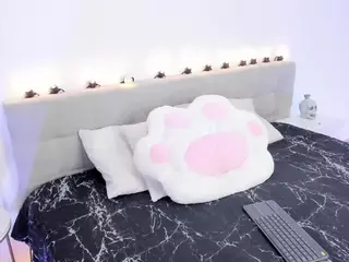 MadelaneCoote's Live Sex Cam Show