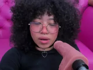 SAFIRO-AGATA's Live Sex Cam Show