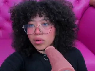 SAFIRO-AGATA's Live Sex Cam Show