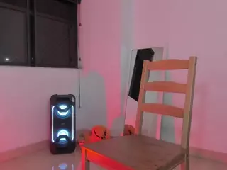 LittleDanni's Live Sex Cam Show
