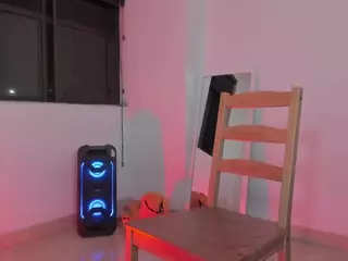 LittleDanni's Live Sex Cam Show