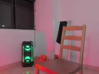 LittleDanni's Live Sex Cam Show