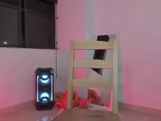 LittleDanni's Live Sex Cam Show