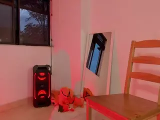LittleDanni's Live Sex Cam Show