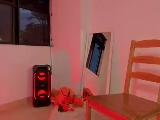LittleDanni's Live Sex Cam Show