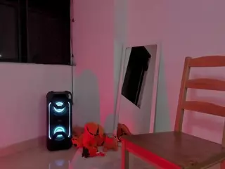 LittleDanni's Live Sex Cam Show