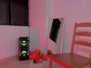 LittleDanni's Live Sex Cam Show