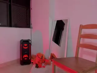 LittleDanni's Live Sex Cam Show