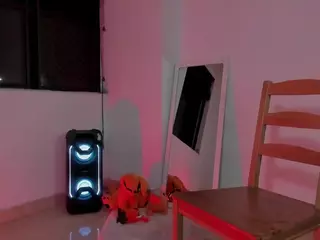 LittleDanni's Live Sex Cam Show