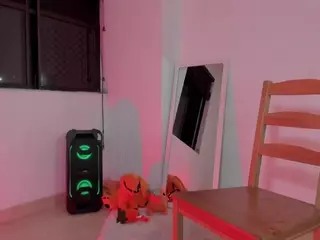LittleDanni's Live Sex Cam Show