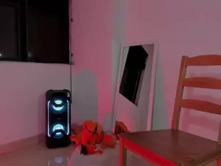 LittleDanni's Live Sex Cam Show