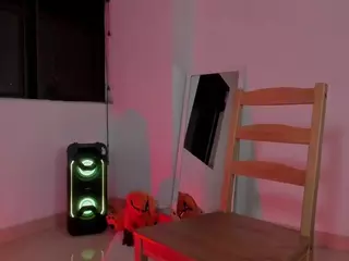 LittleDanni's Live Sex Cam Show