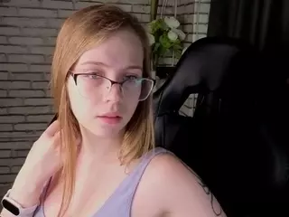 Mia's Live Sex Cam Show