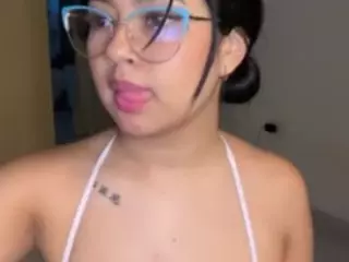 TaraHills's Live Sex Cam Show