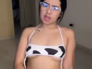 TaraHills's Live Sex Cam Show