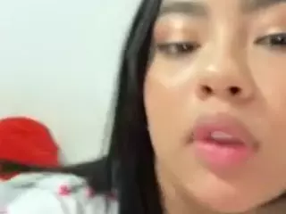 TaraHills's Live Sex Cam Show