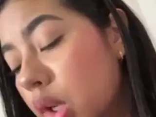 TaraHills's Live Sex Cam Show