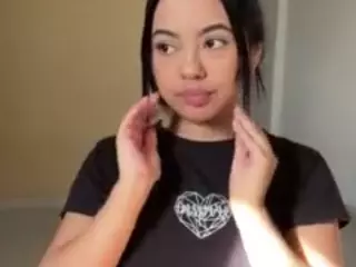 TaraHills's Live Sex Cam Show