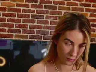 LaurynCopper's Live Sex Cam Show