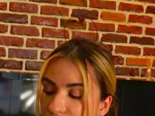 LaurynCopper's Live Sex Cam Show
