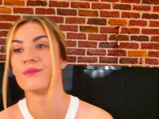 LaurynCopper's Live Sex Cam Show