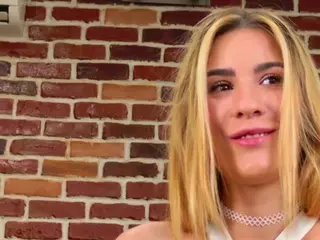 LaurynCopper's Live Sex Cam Show