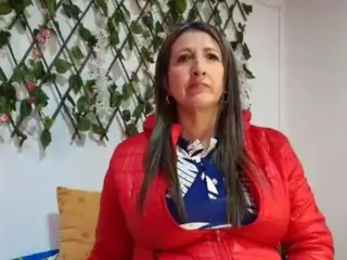 anymour's Live Sex Cam Show