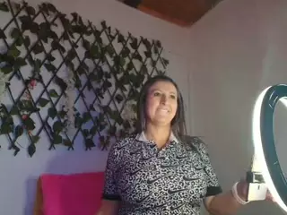 anymour's Live Sex Cam Show