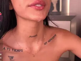EVA MORETIII's Live Sex Cam Show