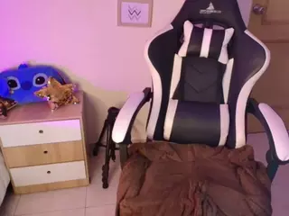 DeviiSelf's Live Sex Cam Show