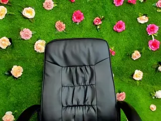 HugeTittiess's Live Sex Cam Show