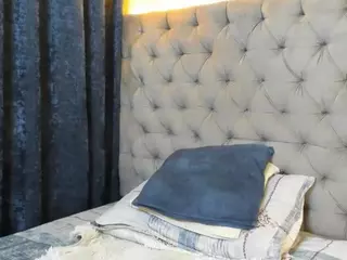 Alanna-Jonnes's Live Sex Cam Show