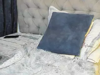 Alanna-Jonnes's Live Sex Cam Show