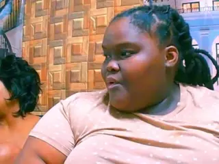 EbonyHotBuns's Live Sex Cam Show