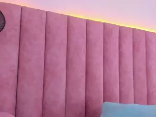 NicoleSteele's Live Sex Cam Show