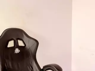 emmaa98's Live Sex Cam Show