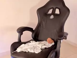 emmaa98's Live Sex Cam Show