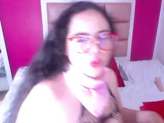 Curvy-cocksucker's Live Sex Cam Show