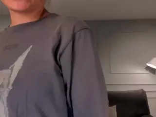 IrinaPortman's Live Sex Cam Show