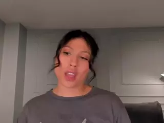 IrinaPortman's Live Sex Cam Show